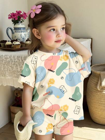 SHEIN Colorful Cartoon Geometric Print, Cute Bear & Floral, Baby Girl Casual Minimalist Round Neck Short Sleeve T-Shirt And Tight Shorts Set, Suitable For Spring/Summer