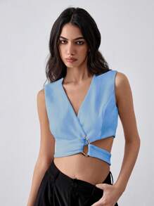 Lumivelle 白色不对称扭纹吊带上衣、金属装饰扭纹上衣、白色短款女上衣