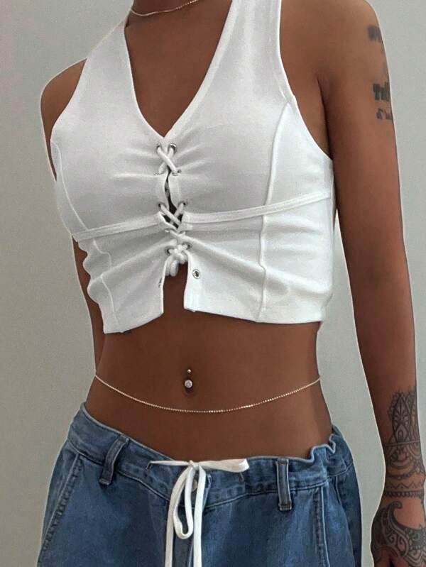 DAZY Camiseta corta ajustada con tirantes cruzados para mujer, estilo Y2K