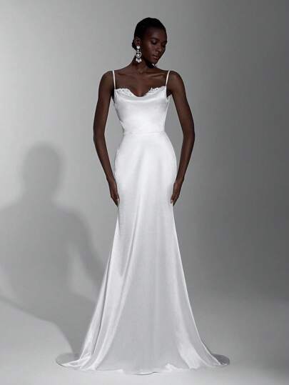 SHEIN Belle Elegant And Gorgeous White Handmade Chest Three-Dimensional Applique With Rhinestone Draped Spaghetti Strap Thin Shoulder Straps Large Backless Bowknot Sexy Fishtail Dress With Train, Suitable For Wedding Festival Bridal Dress Formal Occasion Wedding Dress, Bride