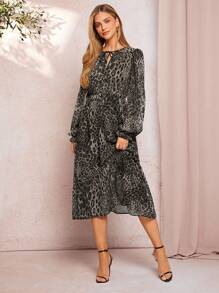 SHEIN Clasi Vestido elegante de mujer con mangas farol, cintura ceñida y falda de línea A, en gasa con estampado de leopardo