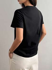 DAZY Camiseta de mujer de manga corta con cuello redondo, simple y bordada, para uso casual diario y de oficina