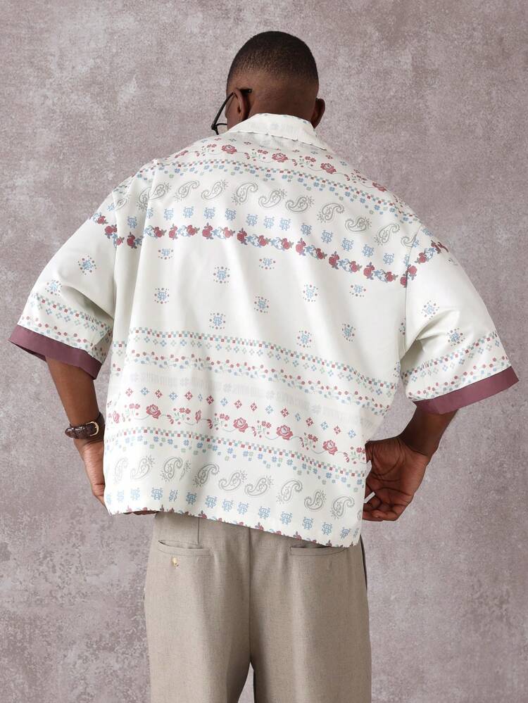 Camisa de manga corta con botones y estampado floral de cachemira