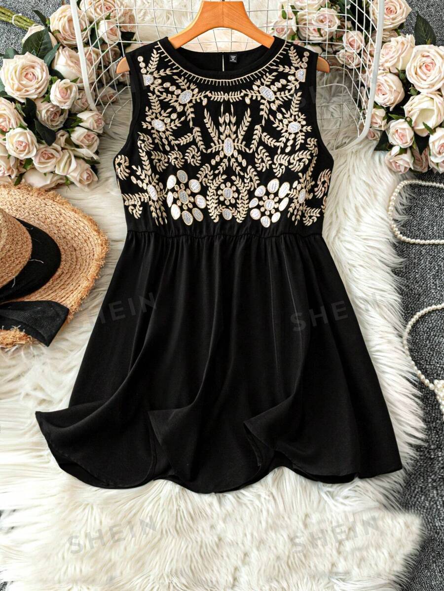 SHEIN LUNE Top sin mangas informal de mujer de talla grande con cuello redondo, de tejido de punto y tejido con bordado, adecuado para el verano, uso diario y vacaciones