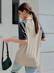 DAZY Camiseta Con Estampado De Letra Y Manga Raglán En Contraste