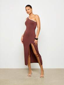 AiiRZ Vestido longo de crochê com um ombro e fenda lateral - Castanho - Ver 4