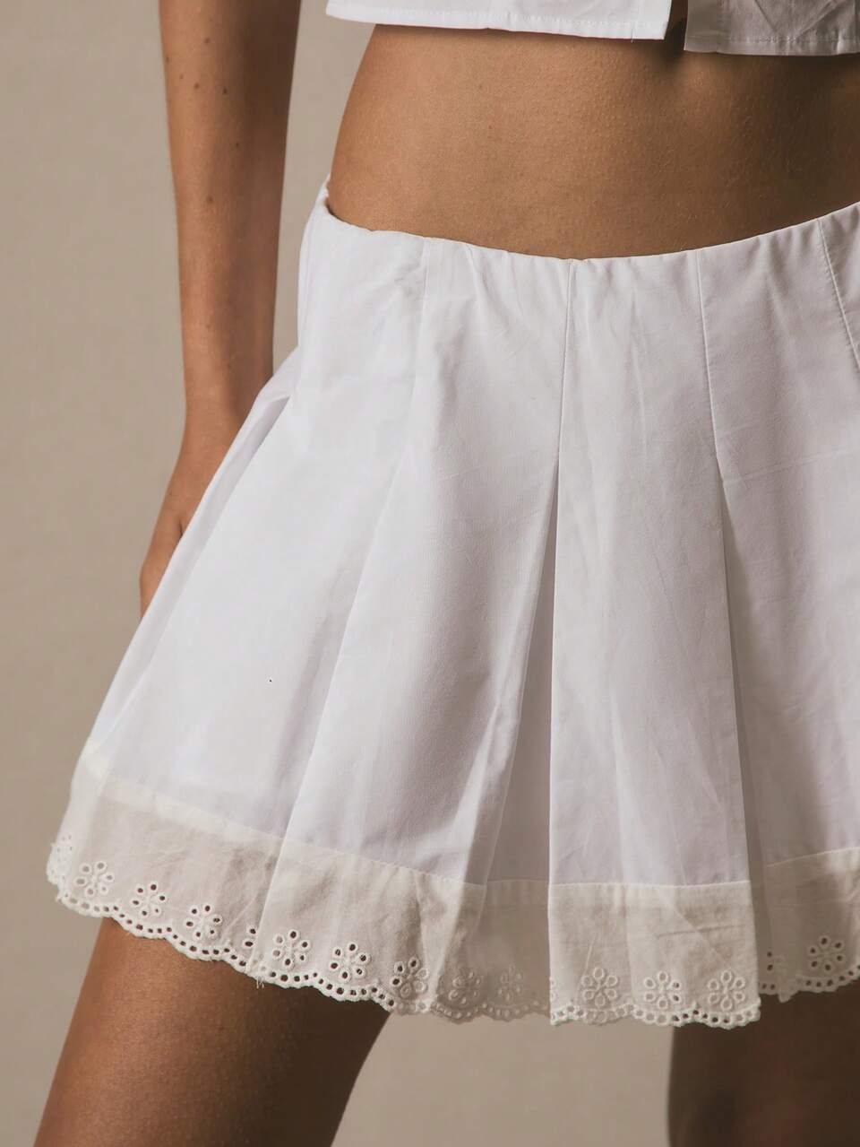 Low Rise Cotton Poplin Floral Cut Out Detail Mini Skirt Bottom Only Summer Cute Vacation 90's Elegant Party Holiday