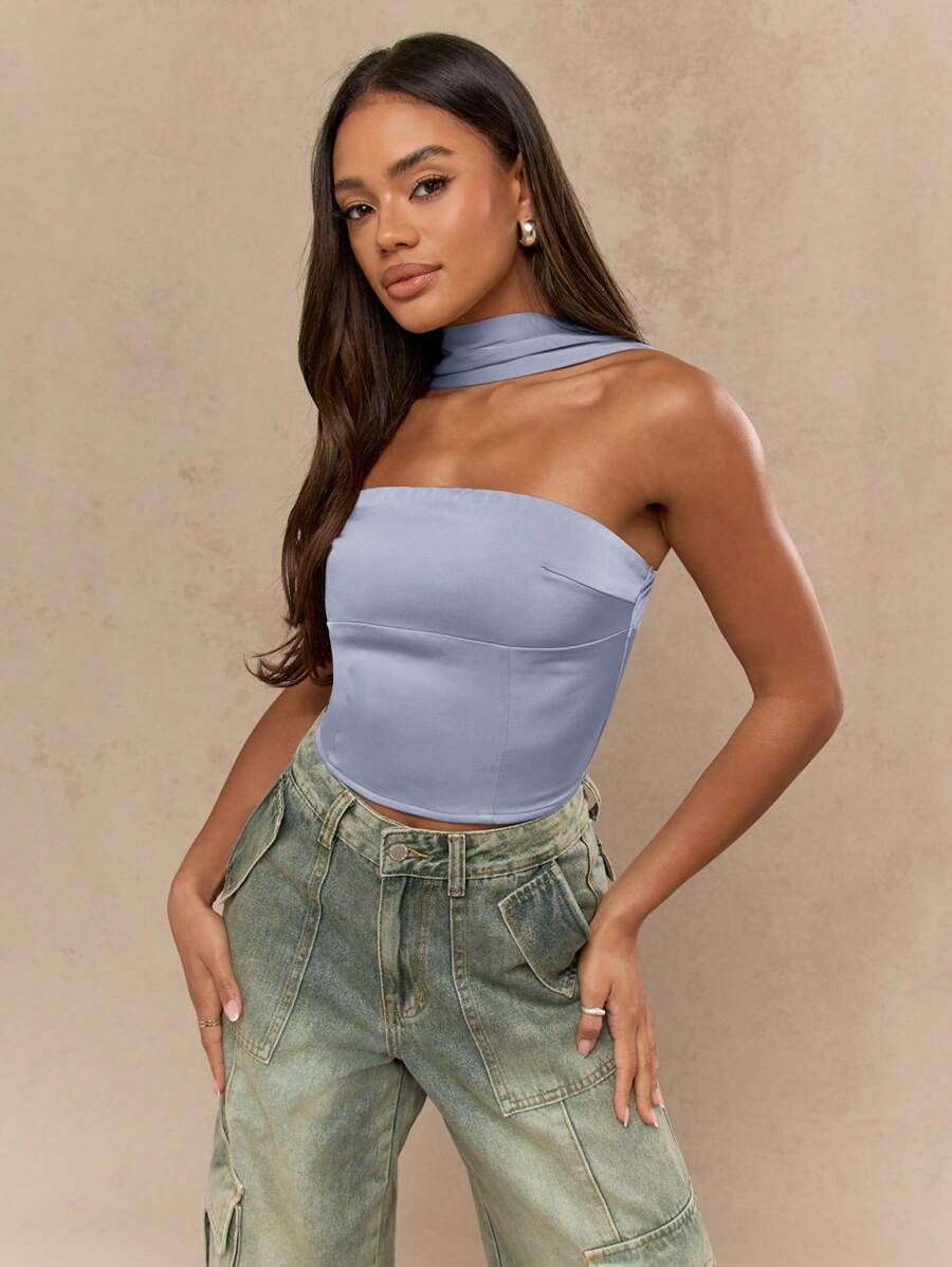 MISSGUIDED 缎面抹胸领口束身衣无袖派对俱乐部晚会时尚短款修身 Y2K 美学夏季春季夜间外出上衣 - 淺藍色 - 查看 1