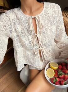 SHEIN Frenchy 2 pezzi Set di top e shorts da donna con fiori jacquard e laccio frontale