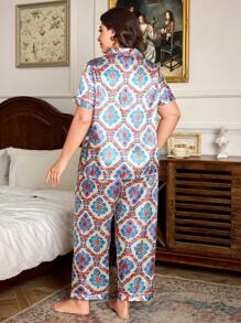Trezura Conjunto de pijama de top de manga corta y pantalones con estampado de seda simulada, talla grande y elegante