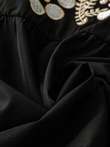 SHEIN LUNE Top sin mangas informal de mujer de talla grande con cuello redondo, de tejido de punto y tejido con bordado, adecuado para el verano, uso diario y vacaciones