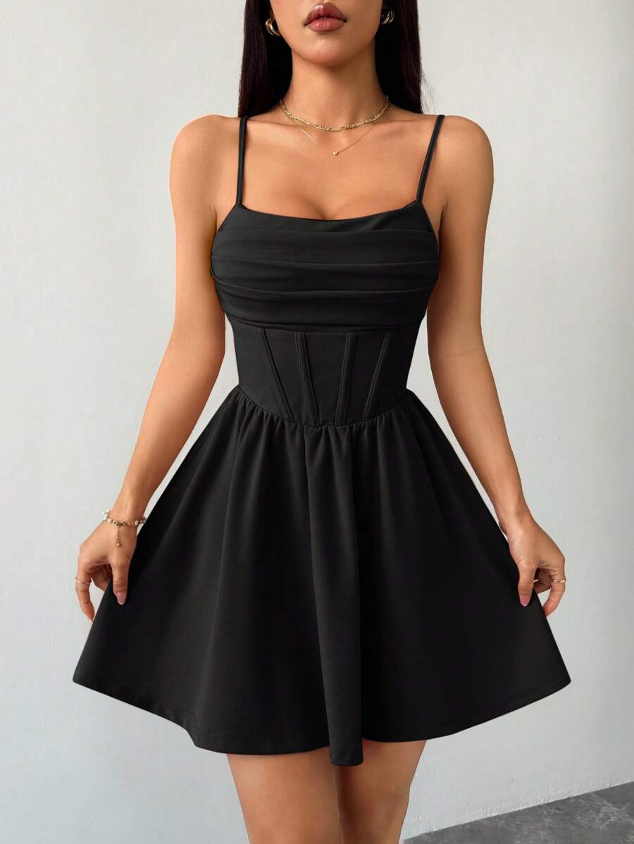 SHEIN PETITE 女款浪漫風收腰下擺夏季洋裝,適合小個女款 - 黑色 - 查看 1