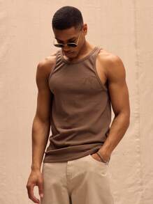 Musero 罗纹修身刺绣“M”无袖背心，春夏度假复活节街头风 - 棕色 - 查看 1