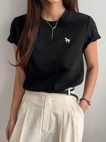 DAZY Camiseta de mujer de manga corta con cuello redondo, simple y bordada, para uso casual diario y de oficina
