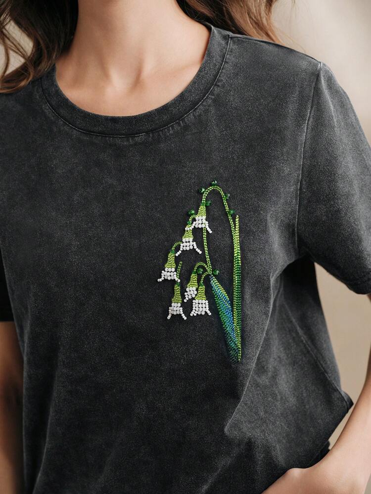 Summer Casual Distressed Lily Embroidery & Studded Short Sleeve Women T-Shirt