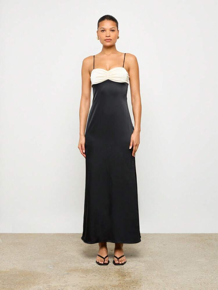 Vestido Longo Máxi com Bustier Contrastante Halterneck