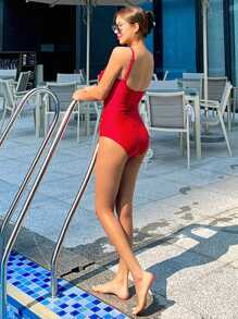 DAZY Damen Badeanzug mit Buchstaben-Grafik-Muster ohne Ärmel