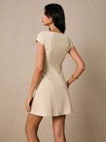 Poéselle 女士方领纯色短袖迷你连衣裙，优雅夏日 - 杏色 - 查看 7