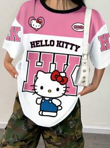 HELLO KITTY AND FRIENDS | SHEIN تيشيرت أكمام قصيرة رقبة دائرية فضفاض مع طباعة كرتونية، مريح وعصري للرياضة، بالوردي والأبيض، مناسب للربيع والصيف، للنساء
