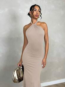 SHEIN PETITE 女士优雅简约纯色露背扭纹修身长裙，适合日常穿着 - 卡其色 - 查看 3