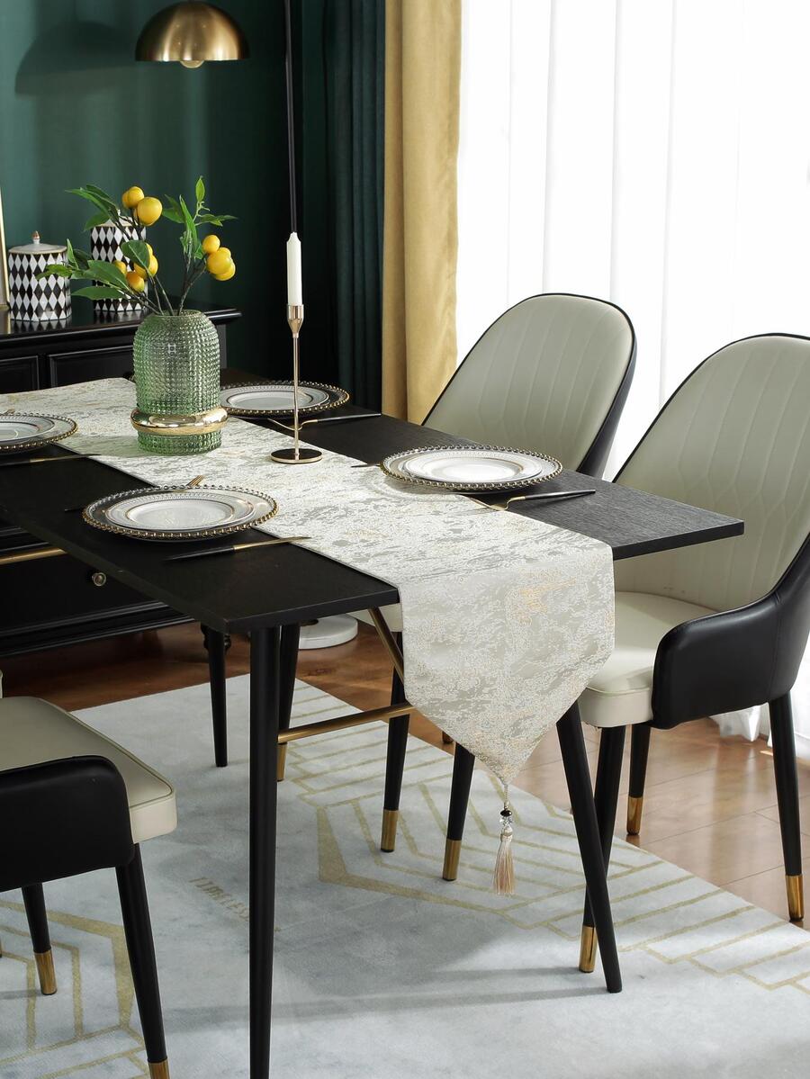 1 pieza Camino de mesa con diseño de flor