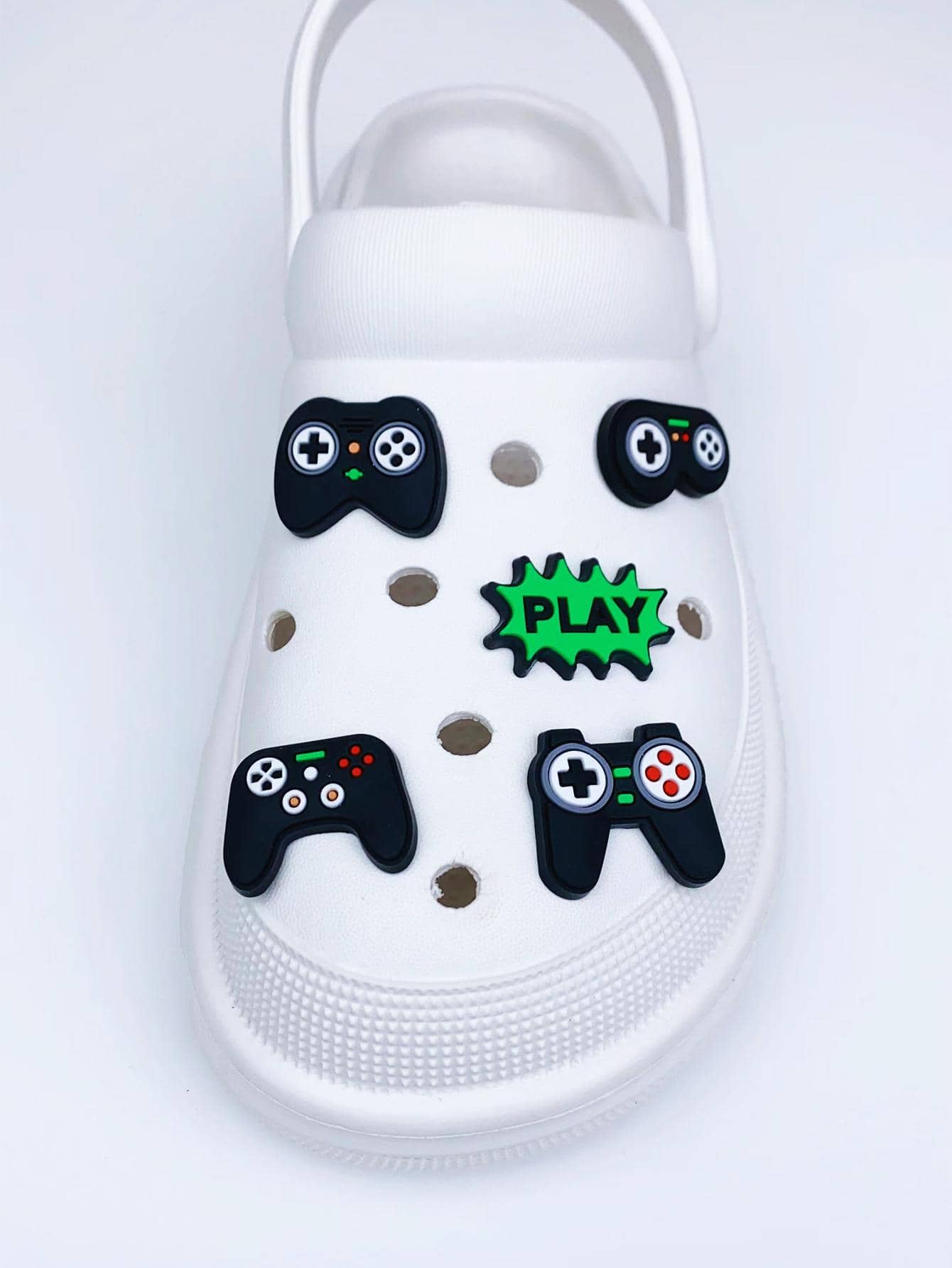 5入組電玩主機鞋飾扣,適用於鞋子、涼鞋、人字拖,非一體式,可拆卸,男女均適用,孔洞圖案請參照詳細圖片