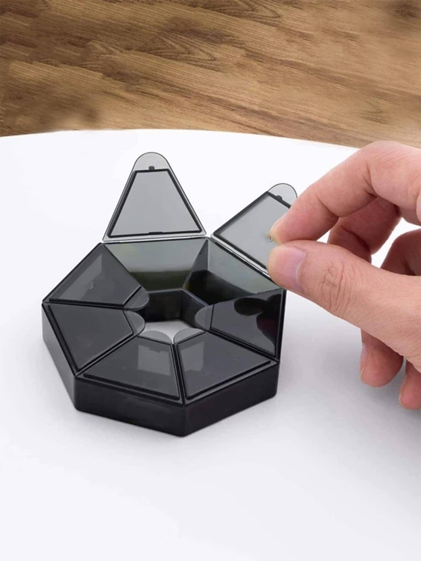 1入組多格藥收納黑色塑料藥丸適用於戶外