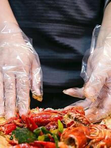 100入組透明一次性家用手套廚房用簡單透明PE防水一次性手套 - 無色 - 查看 4