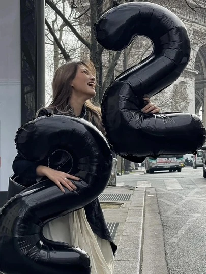 1 个 32 英寸数字 0 至 9 铝箔气球，白色和黑色，适用于生日派对、婚礼装饰、拍照道具、返校情人节