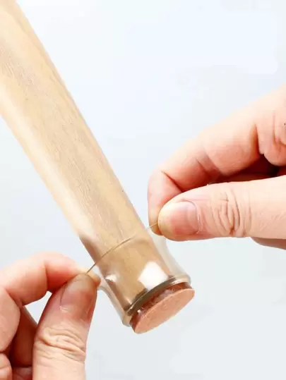 Tapas transparentes para patas de silla, almohadillas protectoras silenciosas y duraderas para patas de mesa y sillas, cubre patas de silicona para taburetes y almohadillas de fieltro para reducir el ruido (4 piezas, tamaño mediano)