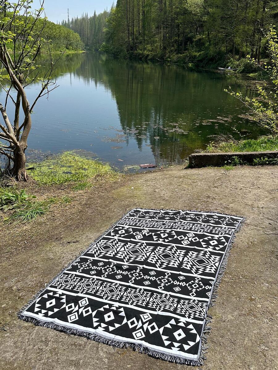 1pc Geometric Pattern Tassel Decor Picnic Mat, Boho Picnic Blanket For Outdoor - Black and White - View 1