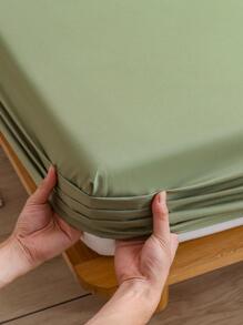 1pc Solid Color Fitted Sheet, Minimalist Fabric Fitted Bottom Sheet For Bedroom - Green - View 5