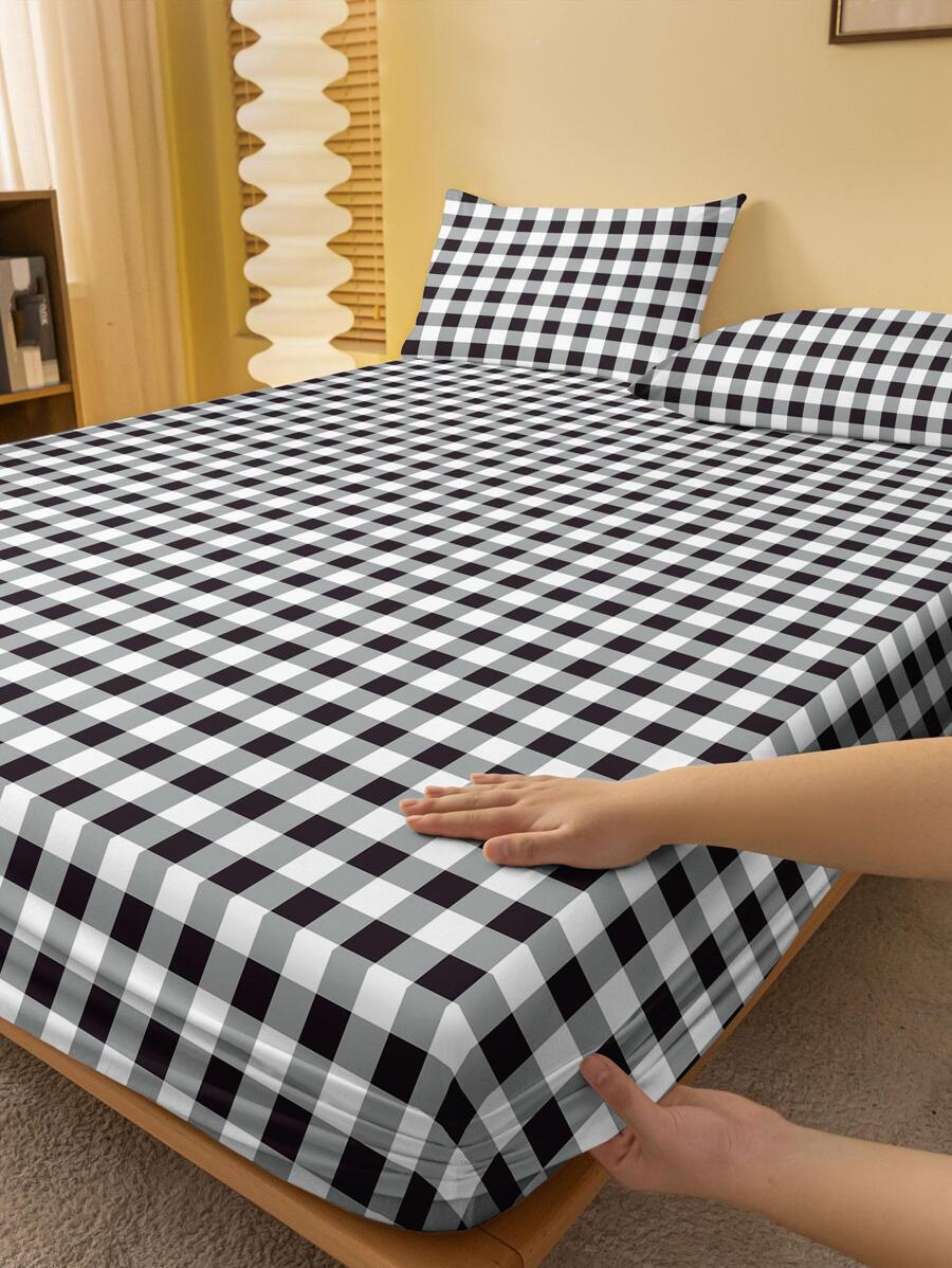 1pc Plaid Pattern Fitted Sheet, Modern Fabric Dustproof Fitted Bottom Sheet For Home - Black and White - View 1