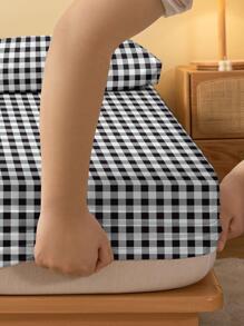 1pc Plaid Pattern Fitted Sheet, Modern Fabric Dustproof Fitted Bottom Sheet For Home - Black and White - View 2