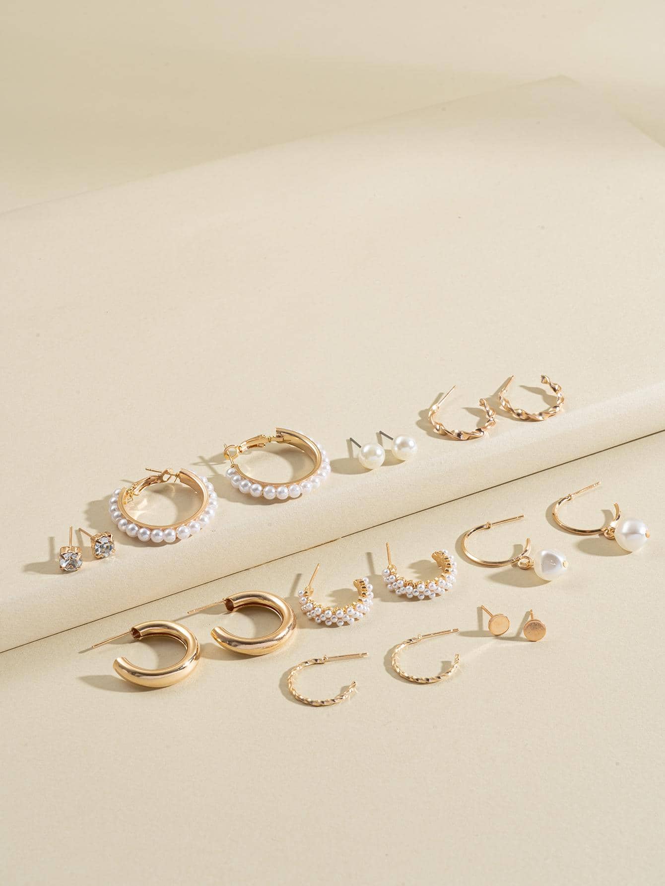 Cái/bộ Phong Cách Châu Âu Và Americana Đính Đá Cubic Zirconia & Ngọc Trai Giả & Kim Cương Giả Trang Trí Vuông Vòng & Bông Tai - Vàng - Xem 1