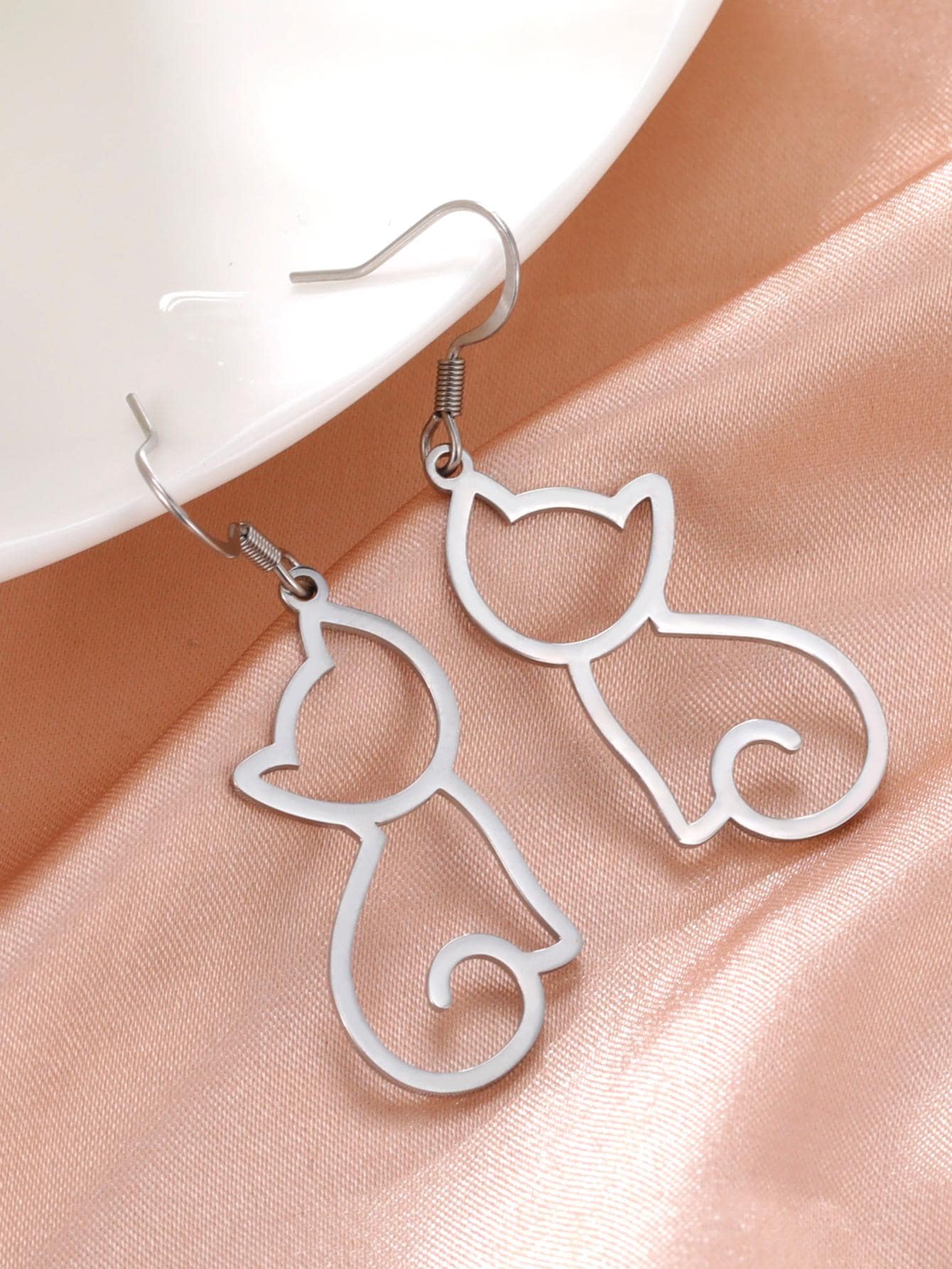 1對時尚不銹鋼貓耳墜適合女士日常裝飾 - 銀色 - 查看 1