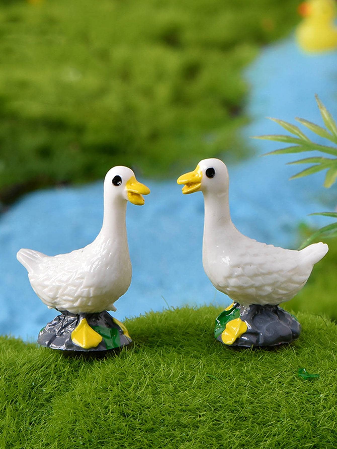 1pc Plastic Decorative Craft, Cute Duck Design Ornament For Home