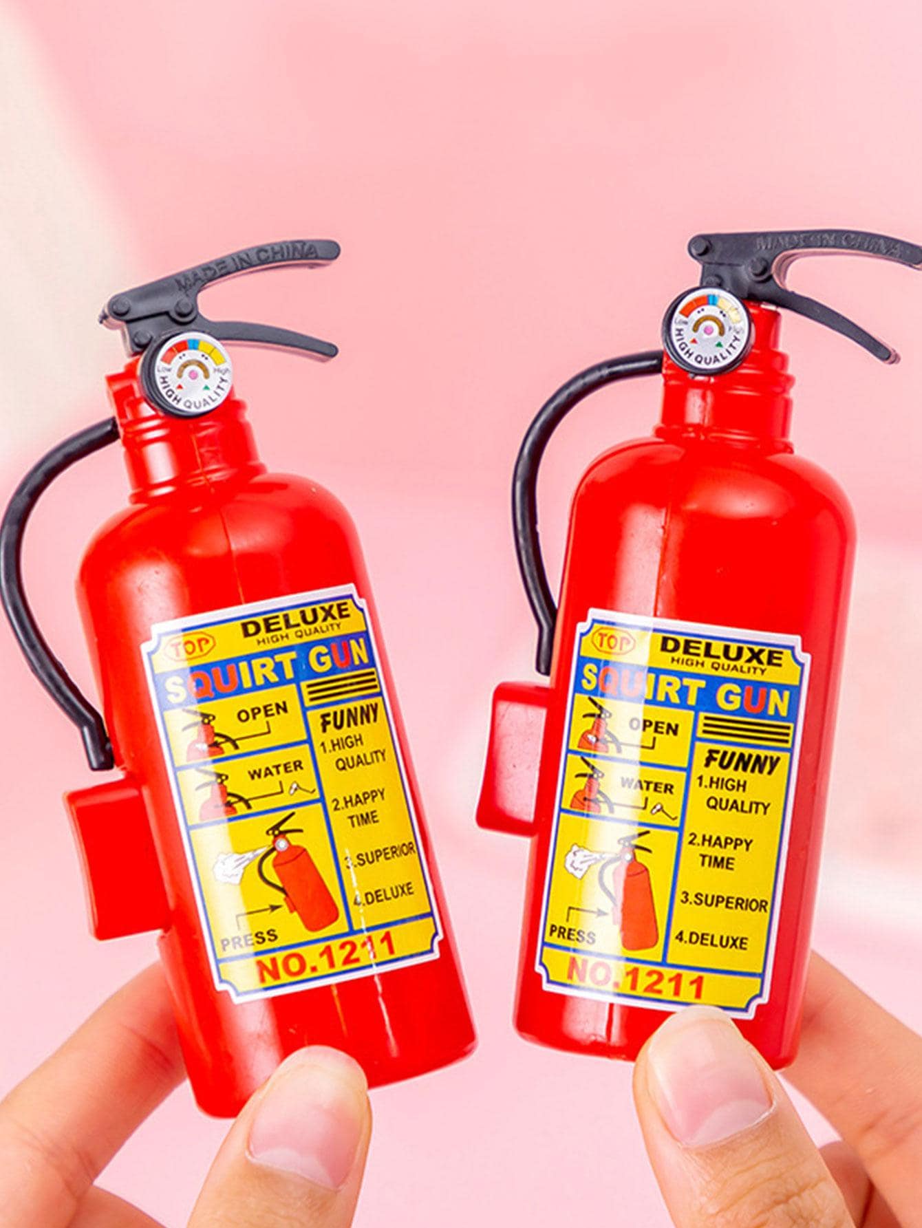 1pc Fire Extinguisher Shaped Toy, Creative Plastic Fire Extinguisher Water Gun Shaped Game For