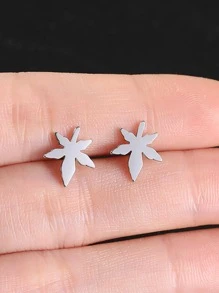 1對女士秋季清新拉絲不銹鋼楓葉耳釘 - 銀色 - 查看 2