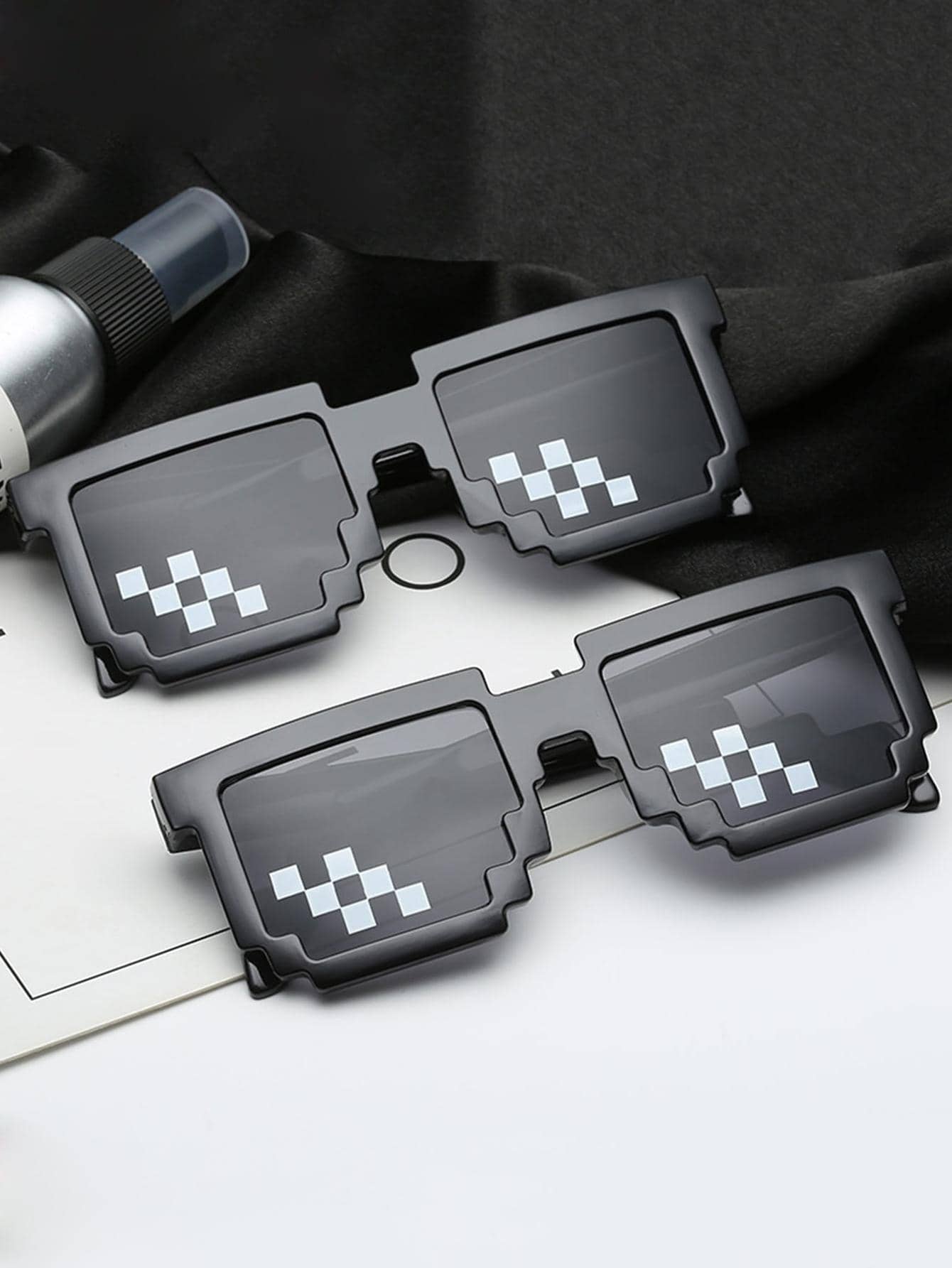 1pc Mosaic Pattern Party Glasses, Plastic Party Prop Glasses For Party Shades Beach Accessories Halloween For Summer Beach Vacation,Outdoor,Travel - Black and White - View 1