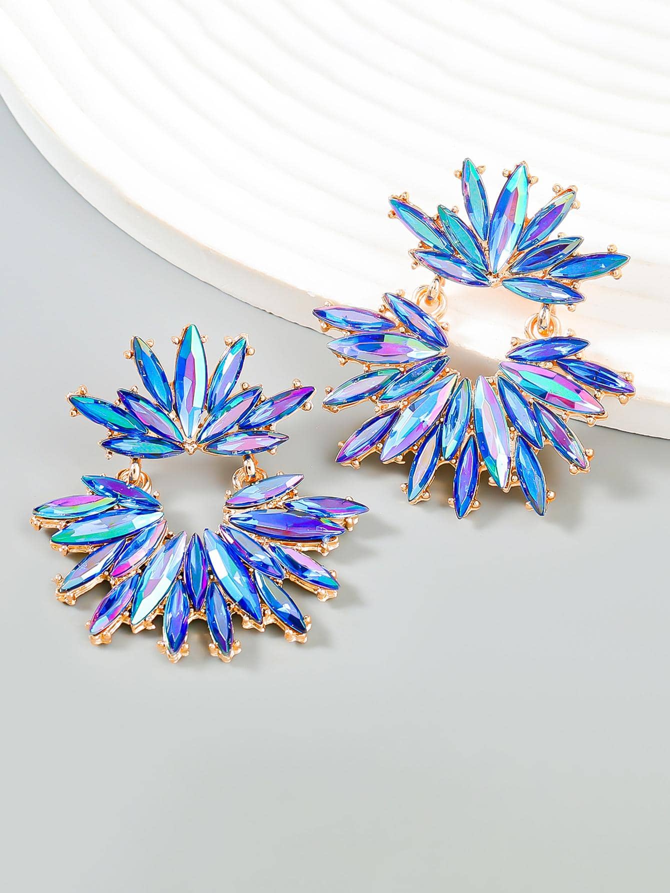 juran 1 对迷人水钻装饰花形吊坠耳环，适合女士日常装饰情人节、妈妈、母亲、母亲节、礼物 - 藍色 - 查看 1