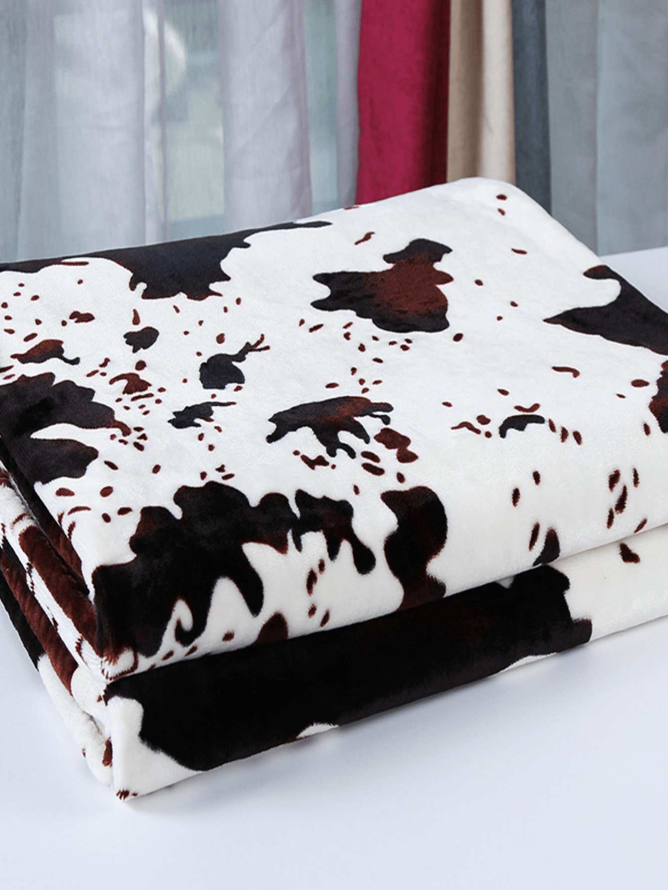 1pc Cow Pattern Blanket, Modern Flannelette Soft & Warm Blanket For
