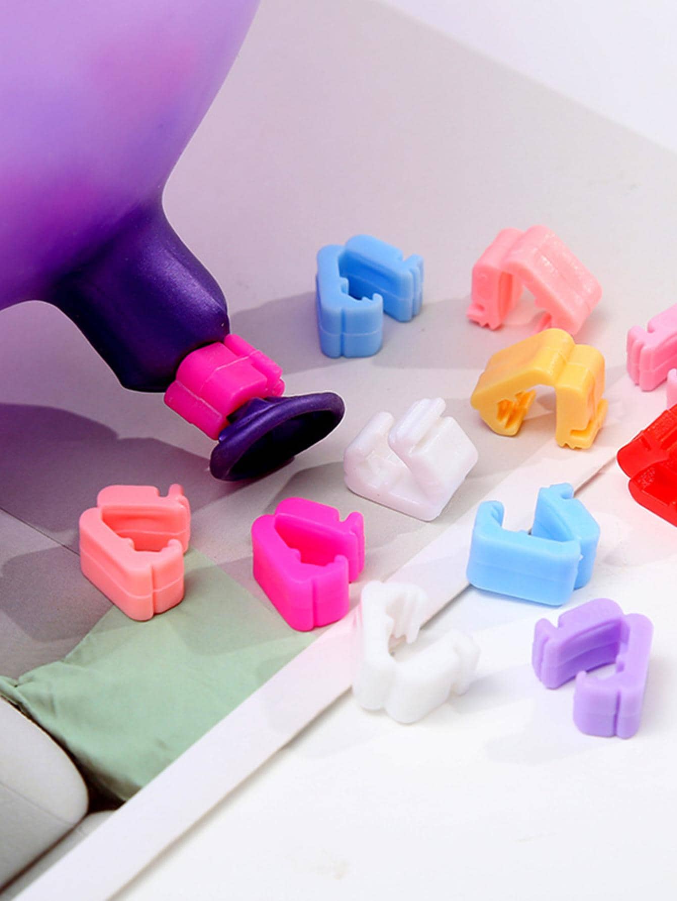 100pcs/set Plastic Balloon Tie Clip, Modern Mixed Color Balloon Tying Tool For Party - Multicolor - View 1