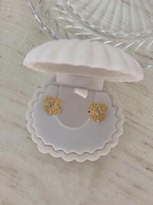 1pc Shell Shaped Jewelry Storage Box, Creative White Plastic Shell Necklace Box For Gift, Gift For Valentine's Day Back To School