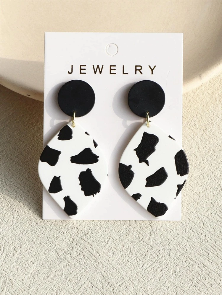 1pair Brown Clay Textured Diamond Shaped Drop Earrings With Red Cow Print And Floral Print For Girls
