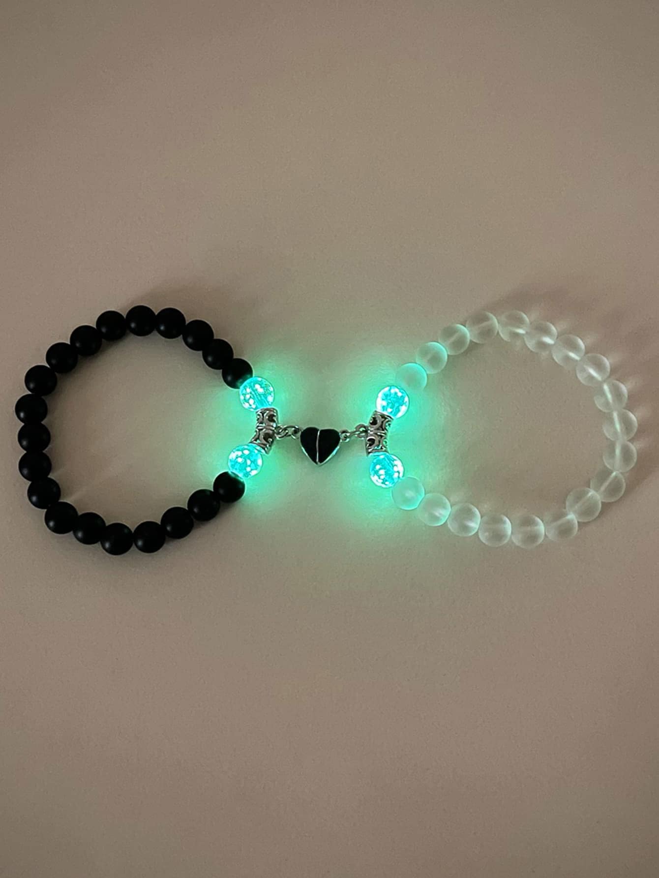 Bộ 2 vòng tay hạt cườm hình trái tim phát sáng trong bóng tối thời trang, phụ kiện trang trí đôi cho hàng ngày. - Nhiều màu - Xem 1