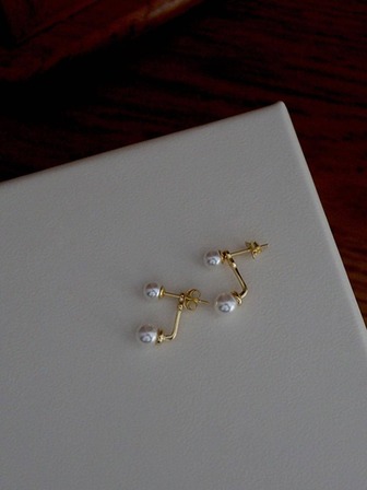 1對人造珍珠銀質吊式耳環簡約女士耳環