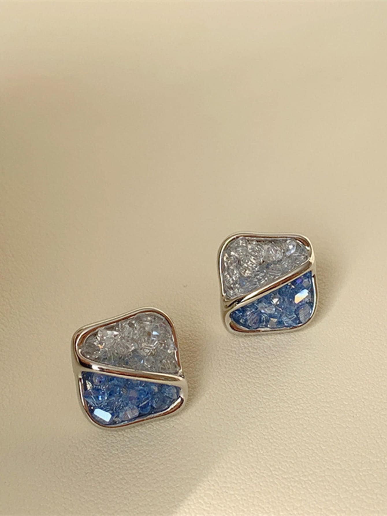 Andkiss Geometric Stud Earrings