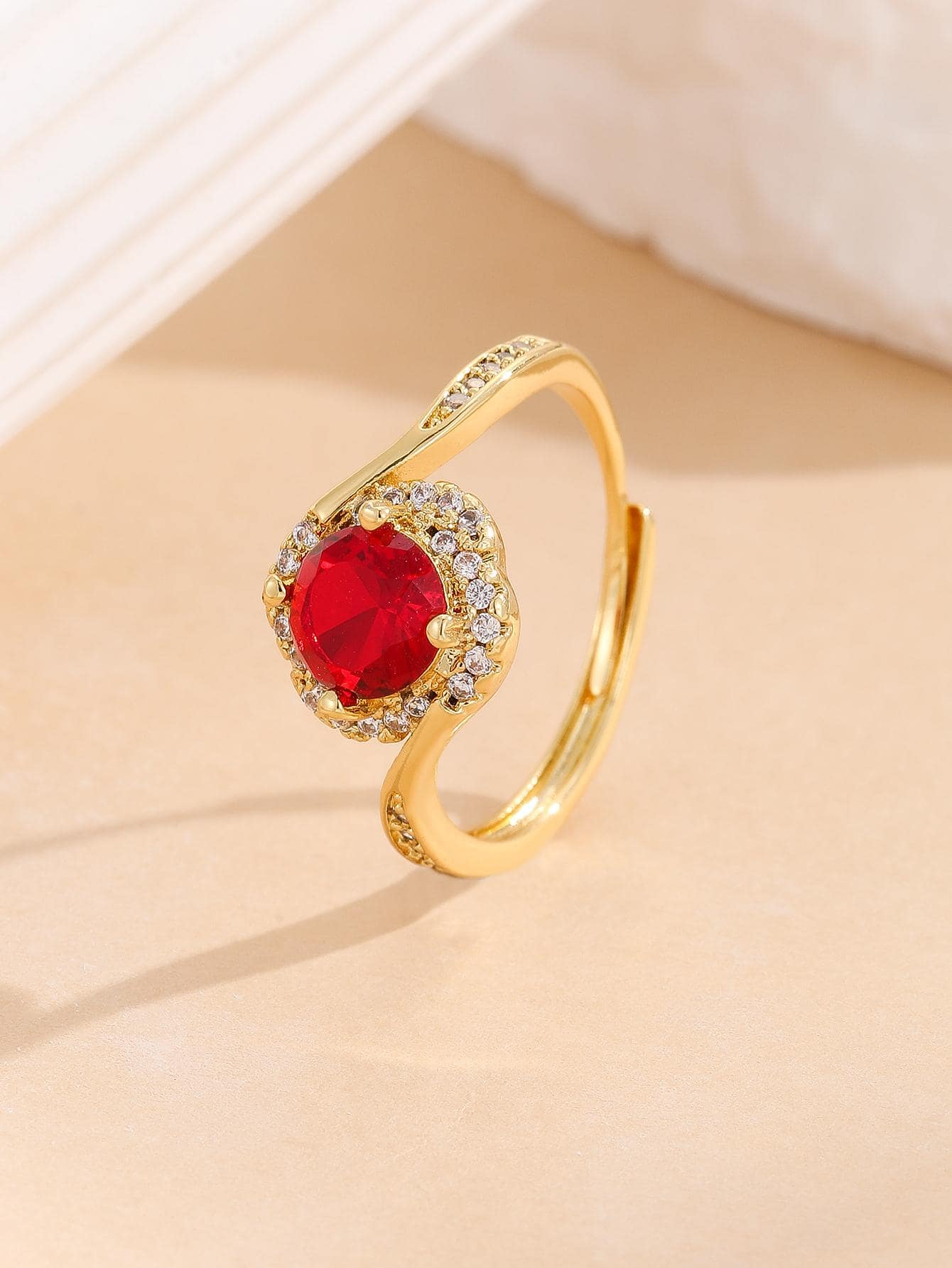 1入組時尚個性化開口戒指帶光環紅色寶石首飾 - 紅色 - 查看 1