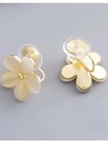 1 对甜美精致的花朵设计无穿孔耳夹，是送给女性生日情人节、妈妈、母亲、母亲节、礼物的理想礼物 - 白色 - 查看 4